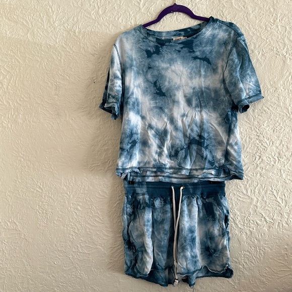 Faherty Go Easy Majolica Blue White Tie Dye Tee Shirt Top Shorts Set Outfit M - Picture 5 of 12